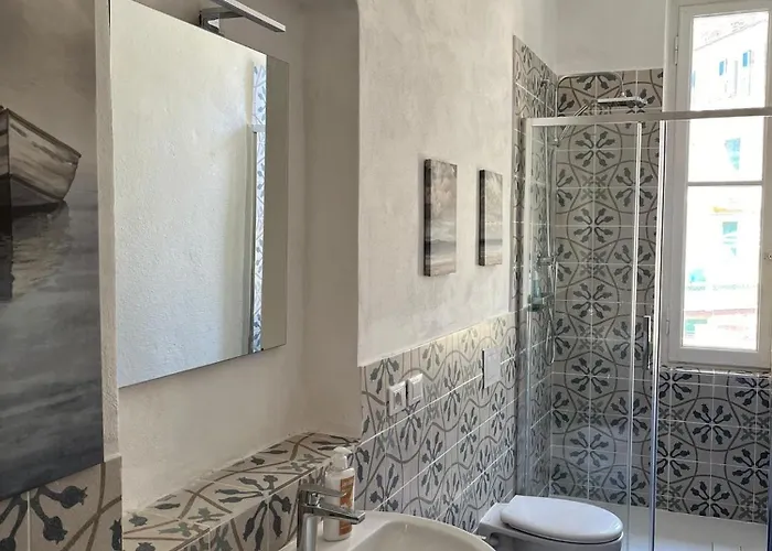 Ferrando Apartments, Jack's House *